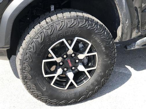 2024 GMC Canyon AT4X