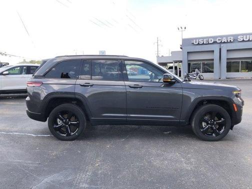 2022 Jeep Grand Cherokee Altitude