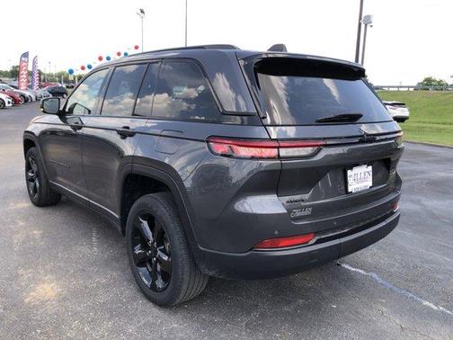 2022 Jeep Grand Cherokee Altitude