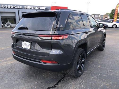 2022 Jeep Grand Cherokee Altitude