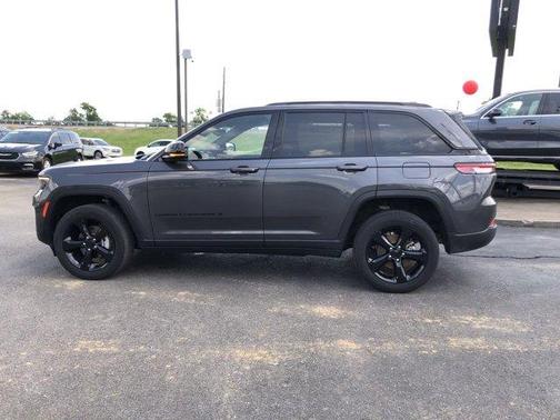 2022 Jeep Grand Cherokee Altitude