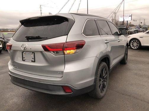 2019 Toyota Highlander 
