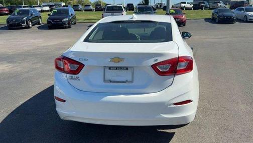 Summit White 2018 Chevrolet Cruze LT