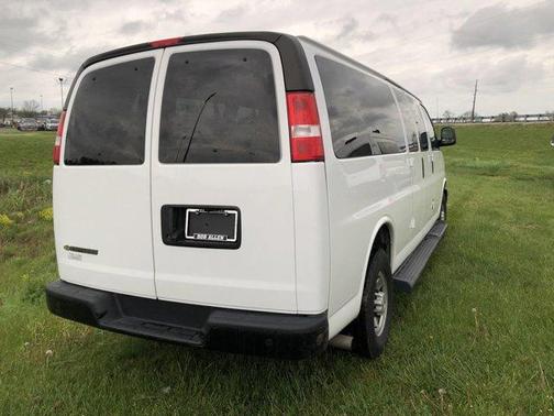 2022 Chevrolet Express 3500 LS