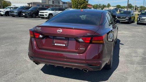 Garnet Pearl Me 2025 Nissan Altima SL