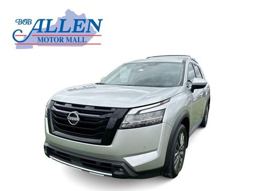Brilliant Silver Metallic 2024 Nissan Pathfinder SL