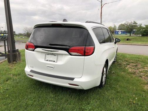 2021 Chrysler Voyager LXI