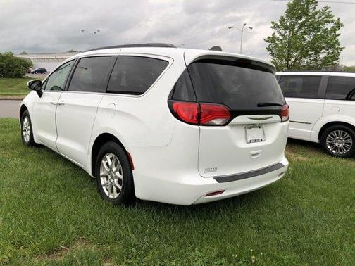 2021 Chrysler Voyager LXI