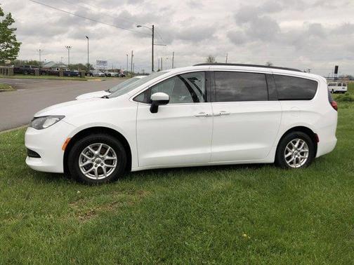 2021 Chrysler Voyager LXI