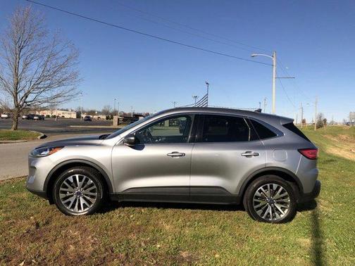 2022 Ford Escape Titanium