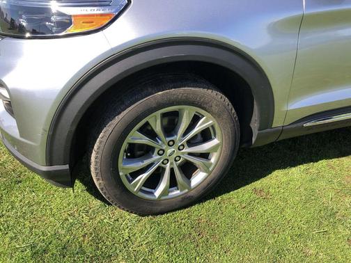 Silver 2023 Ford Explorer Limited