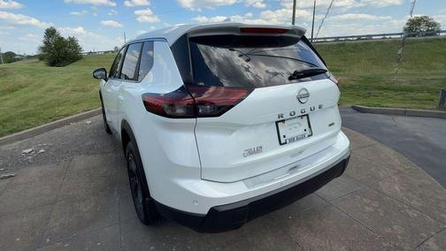 Everest White P 2026 Nissan Rogue SV
