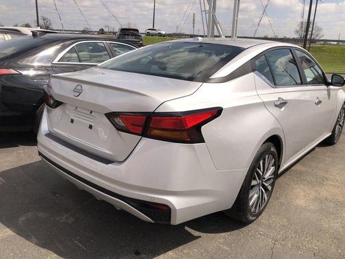 Brilliant Silver Metallic 2025 Nissan Altima SV