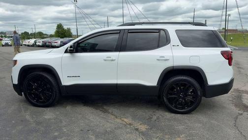 Summit White 2022 GMC Acadia SLE