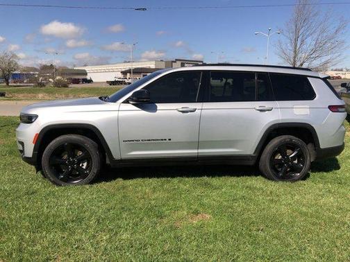2023 Jeep Grand Cherokee L Laredo