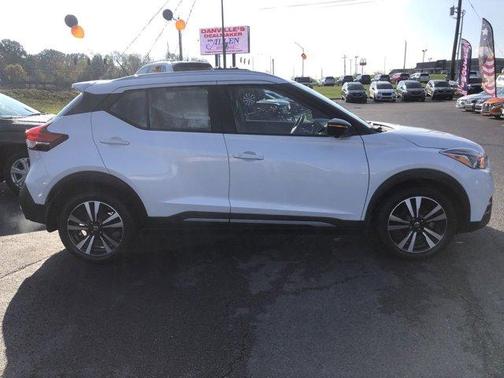 2020 Nissan Kicks SR