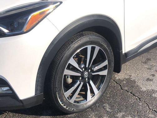 2020 Nissan Kicks SR