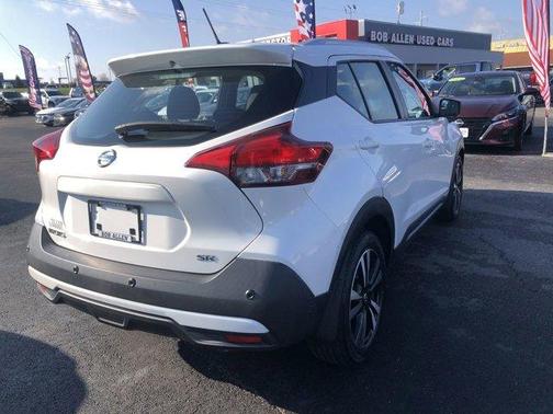 2020 Nissan Kicks SR