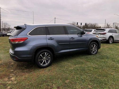 2019 Toyota Highlander 