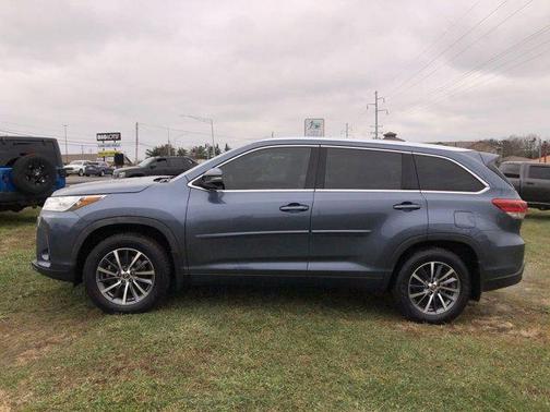 2019 Toyota Highlander 