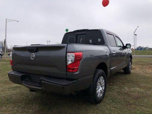 2018 Nissan Titan SV