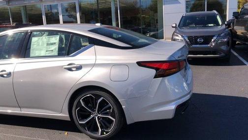 2025 Nissan Altima SR