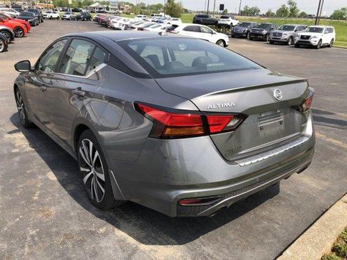 2022 Nissan Altima 2.0 SR