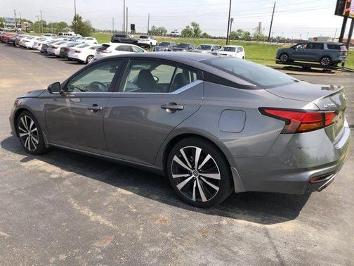 2022 Nissan Altima 2.0 SR