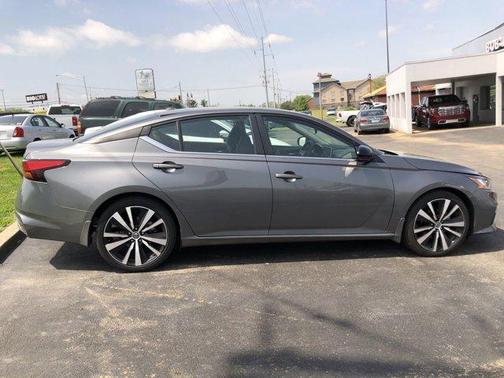 2022 Nissan Altima 2.0 SR