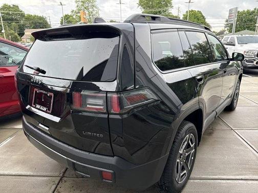 Diamond Black 2026 Jeep Cherokee LAREDO/LIMITED
