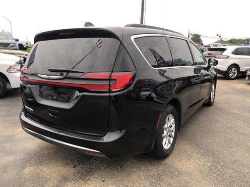 2022 Chrysler Pacifica Touring-L