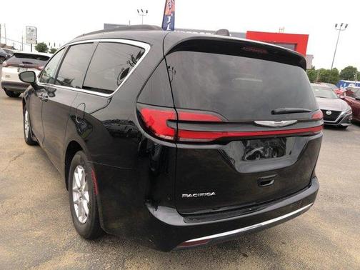 2022 Chrysler Pacifica Touring-L