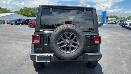 Black Clearcoat 2026 Jeep Wrangler Sport