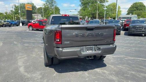 Granite Crystal Clearcoat Metallic 2026 RAM 3500 Big Horn