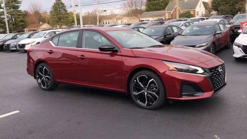 2025 Nissan Altima SR