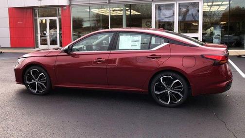 2025 Nissan Altima SR