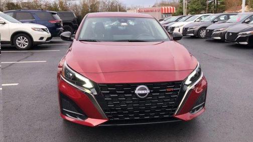 2025 Nissan Altima SR