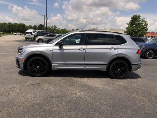 2021 Volkswagen Tiguan 2.0T SE R-Line Black