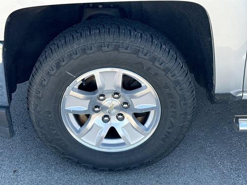 Silver Ice Metallic 2019 Chevrolet Silverado 1500 LD LT