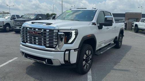 White Frost Tri-Coat 2025 GMC Sierra 2500 Denali