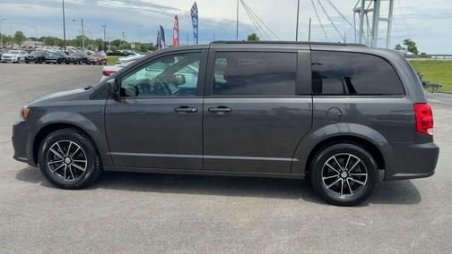 Granite Crystal Clearcoat Metallic 2019 Dodge Grand Caravan SE