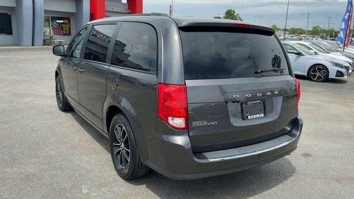 Granite Crystal Clearcoat Metallic 2019 Dodge Grand Caravan SE