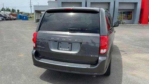 Granite Crystal Clearcoat Metallic 2019 Dodge Grand Caravan SE