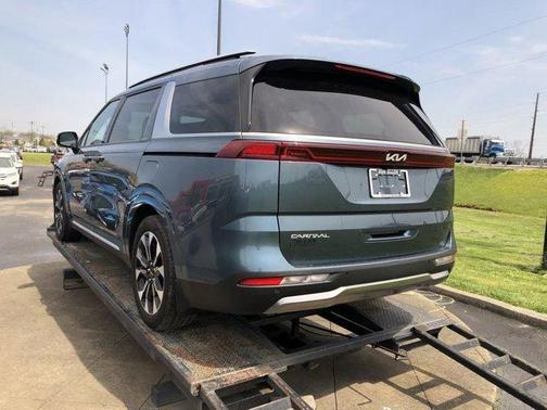 2023 Kia Carnival EX