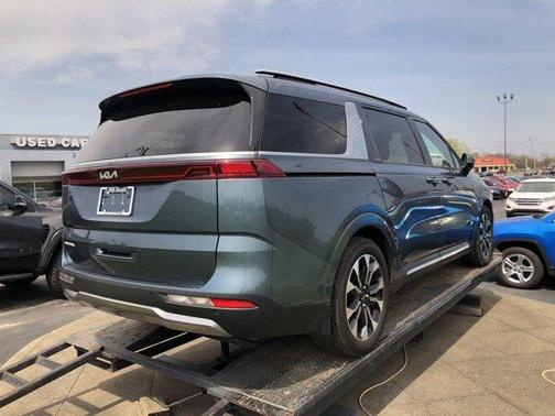 2023 Kia Carnival EX