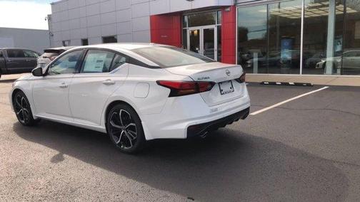 2025 Nissan Altima SR