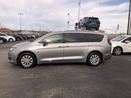 2018 Chrysler Pacifica Touring-L