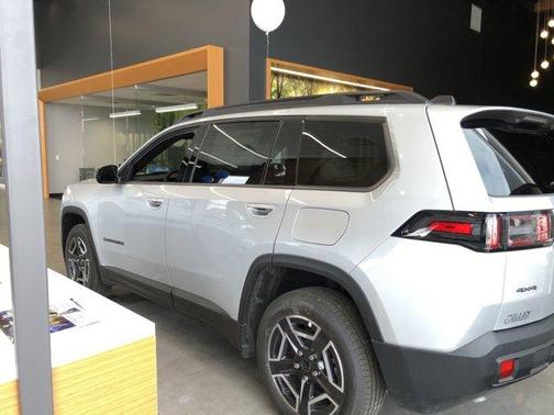 2026 Jeep Cherokee LAREDO/LIMITED