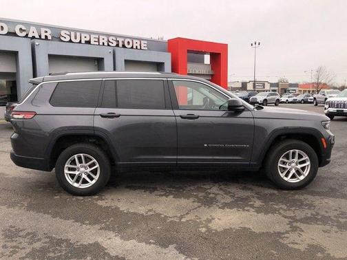 2022 Jeep Grand Cherokee L Laredo