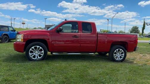 Victory Red 2007 Chevrolet Silverado 1500 LT Extended Cab